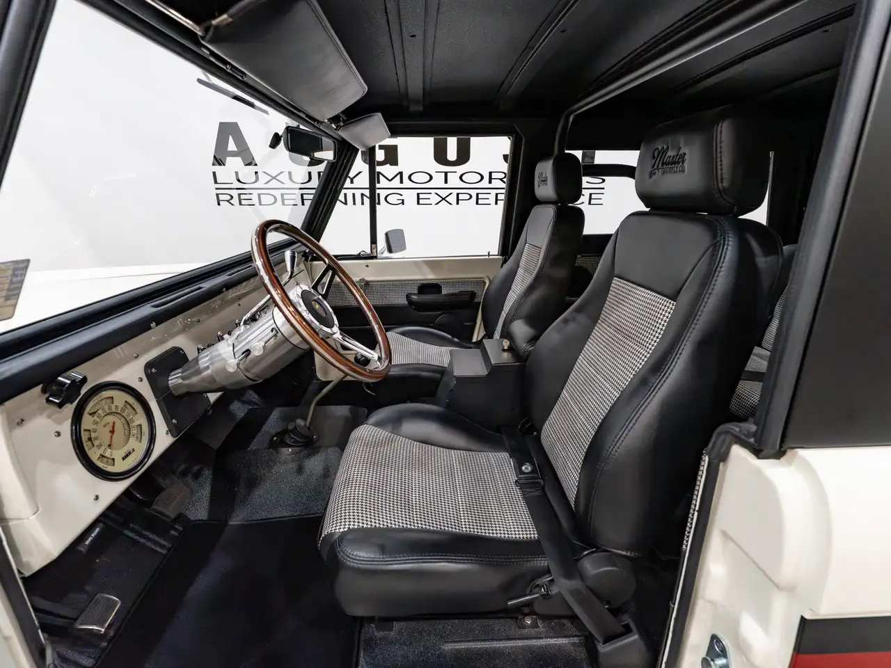 Ford Bronco снимка Ford Bronco