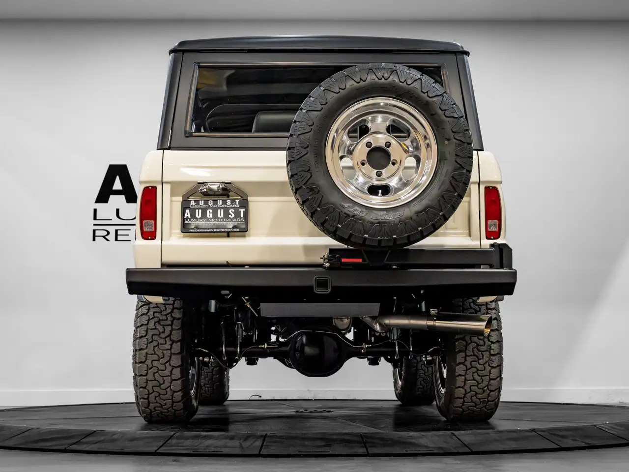 Ford Bronco снимка Ford Bronco