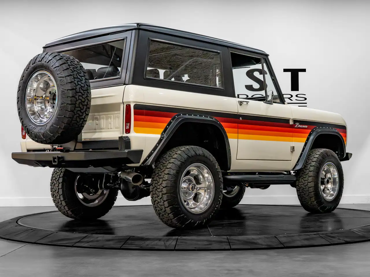 Ford Bronco снимка Ford Bronco