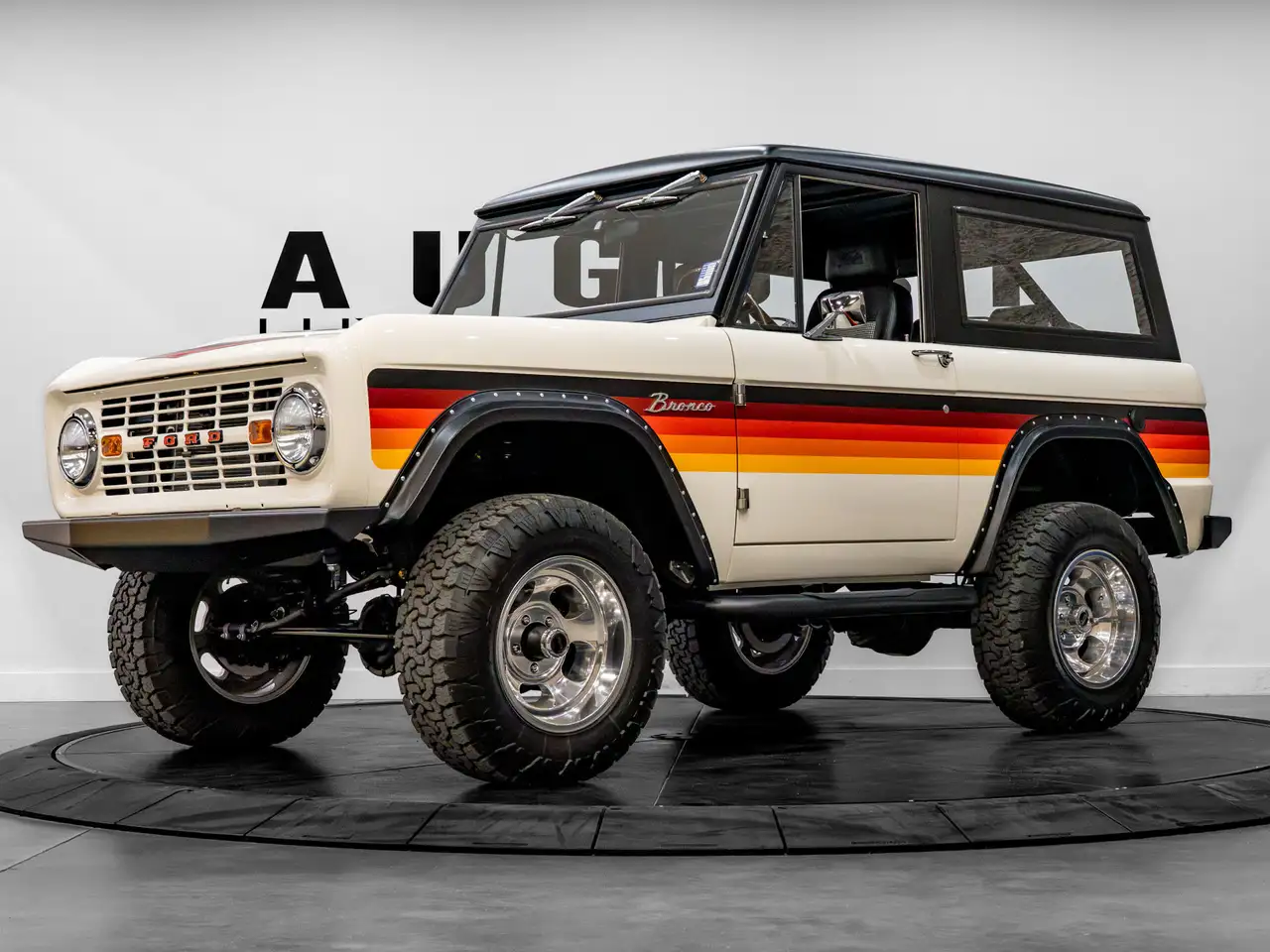 Ford Bronco снимка Ford Bronco