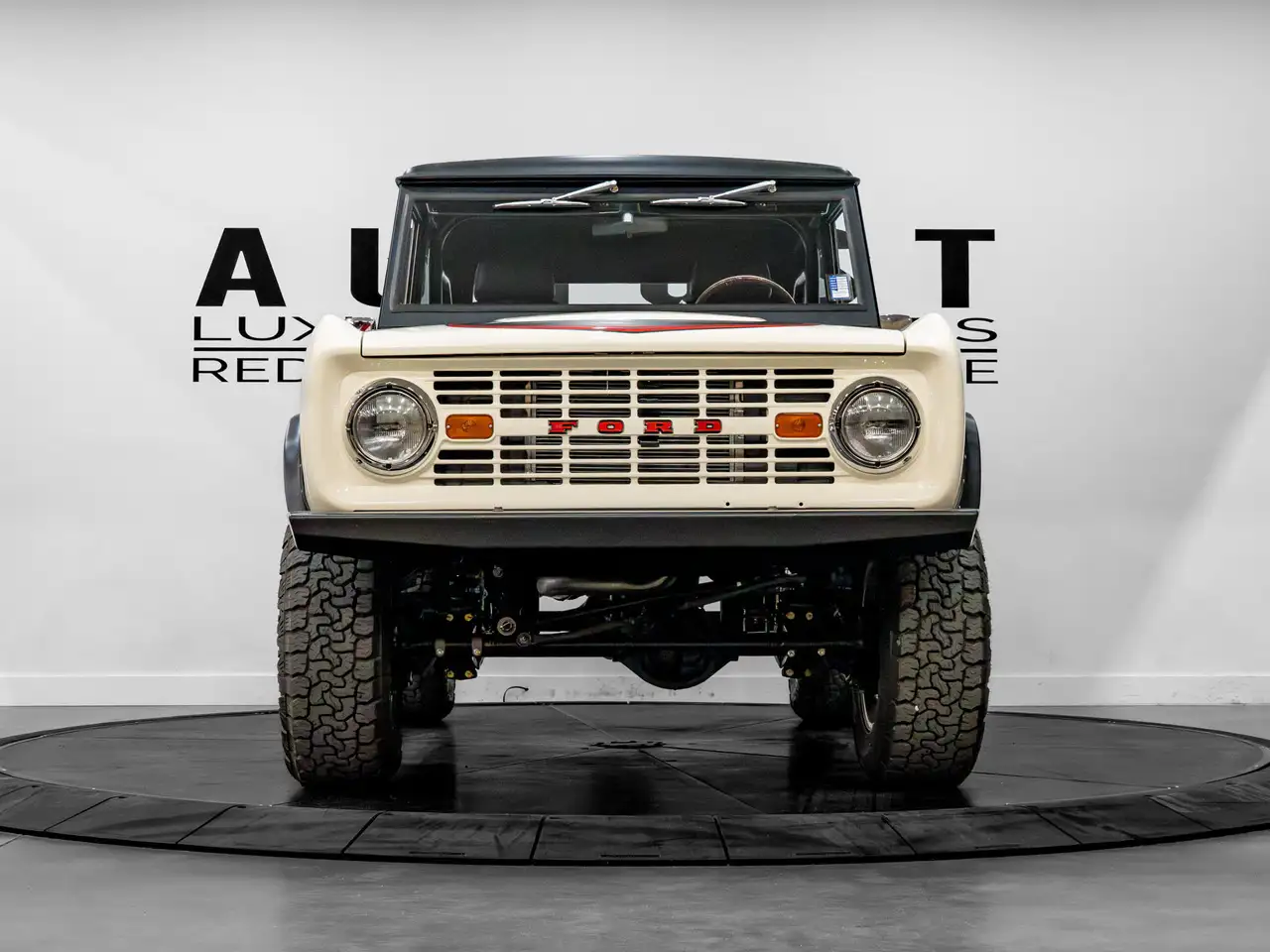 Ford Bronco снимка Ford Bronco