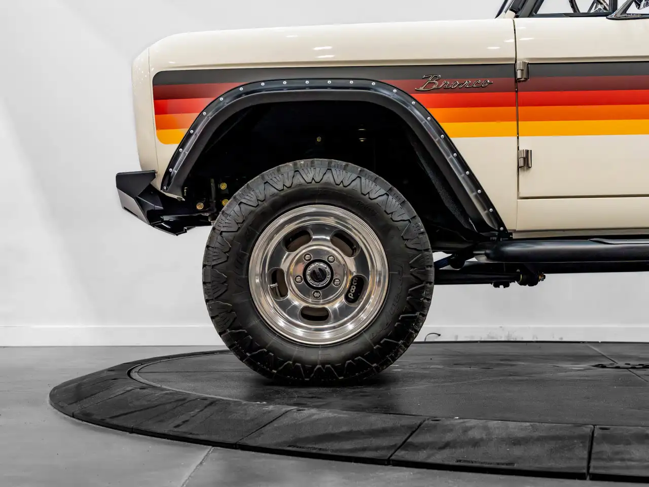 Ford Bronco снимка Ford Bronco