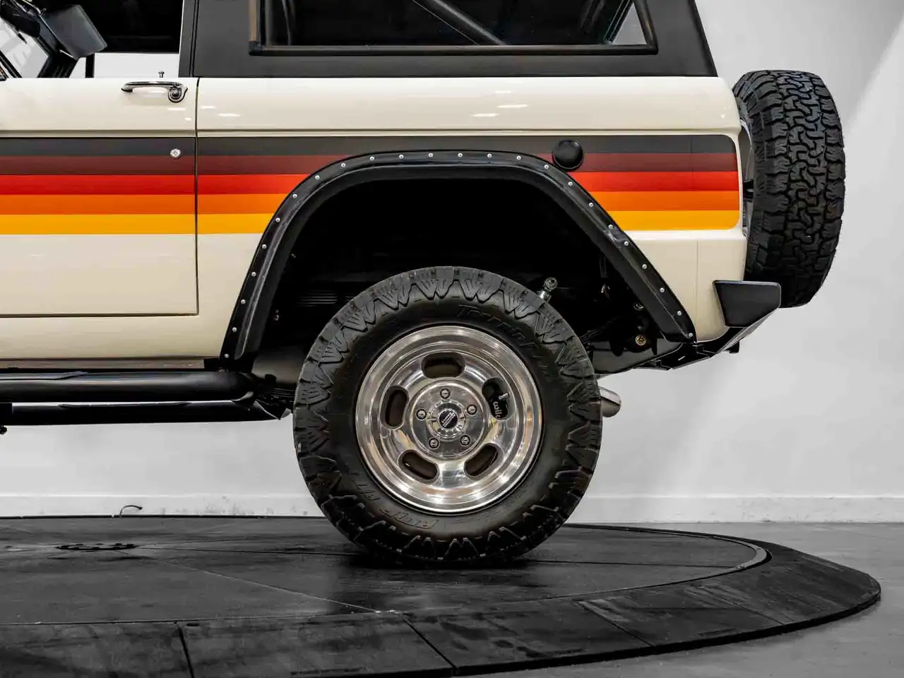 Ford Bronco снимка Ford Bronco