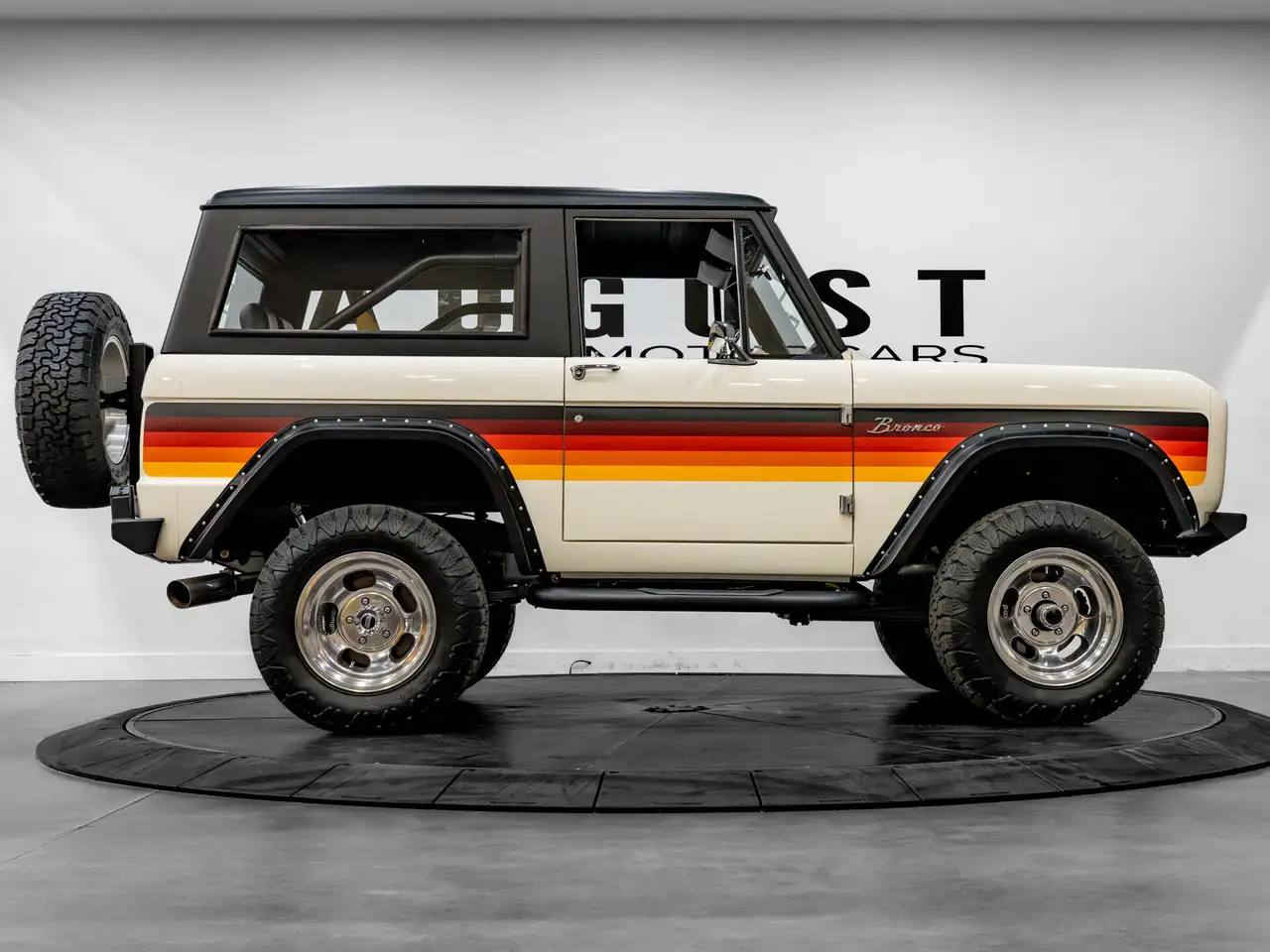 Ford Bronco снимка Ford Bronco