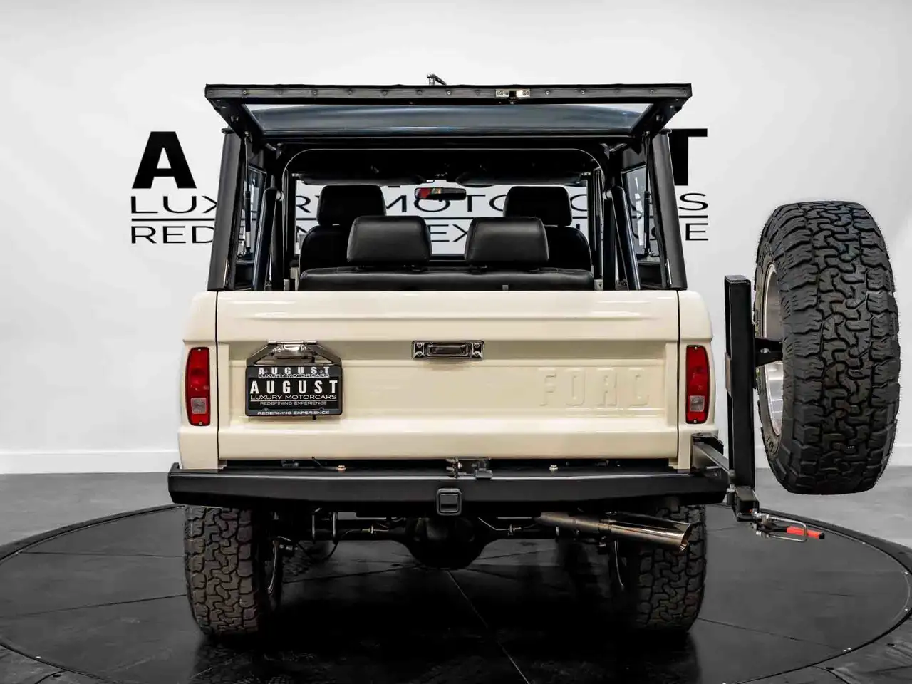 Ford Bronco снимка Ford Bronco