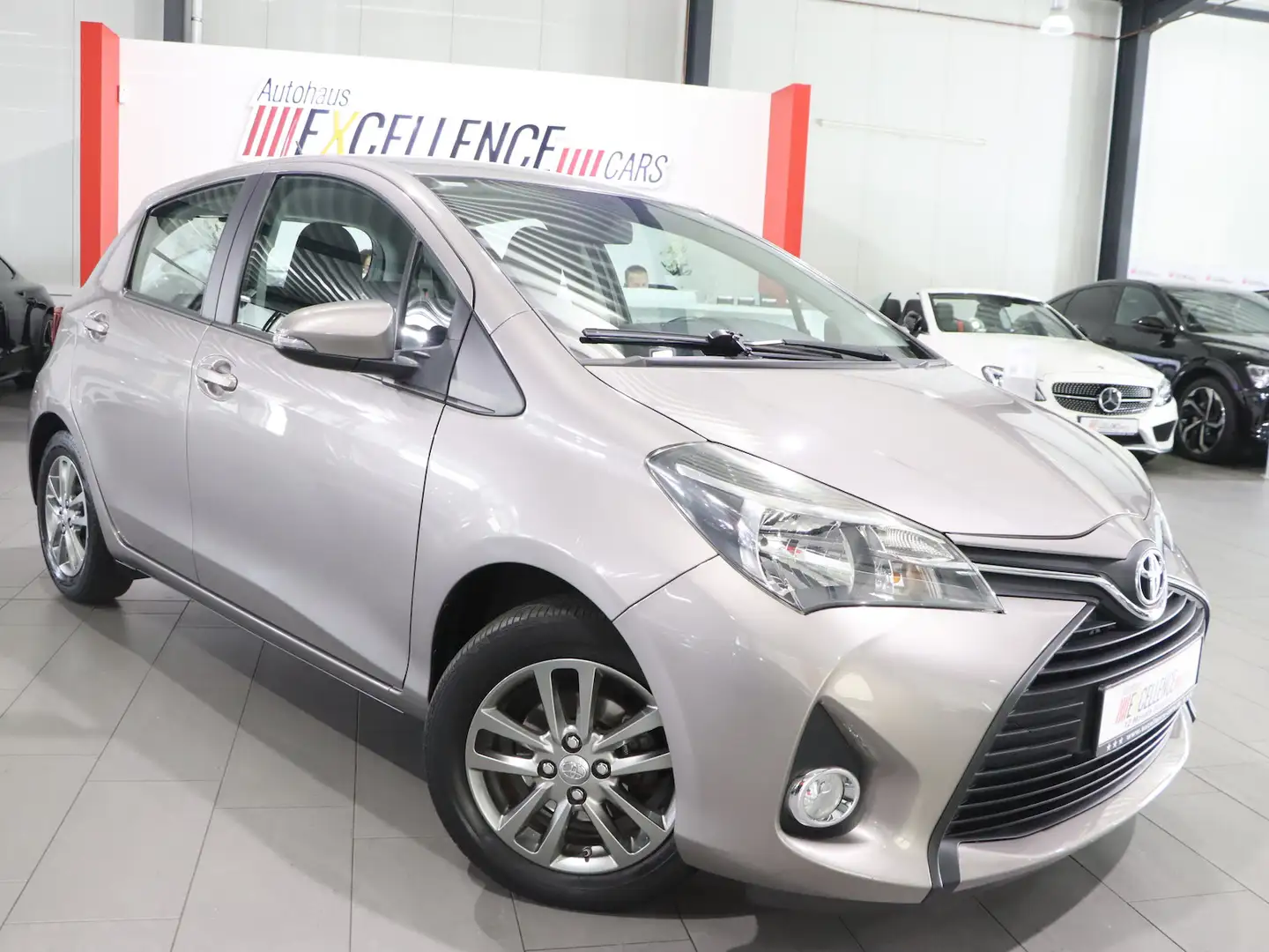 Toyota Yaris 1.0 COOL 4-TÜR / MODELL 2016 / PDC / SR&WR Grau - 2
