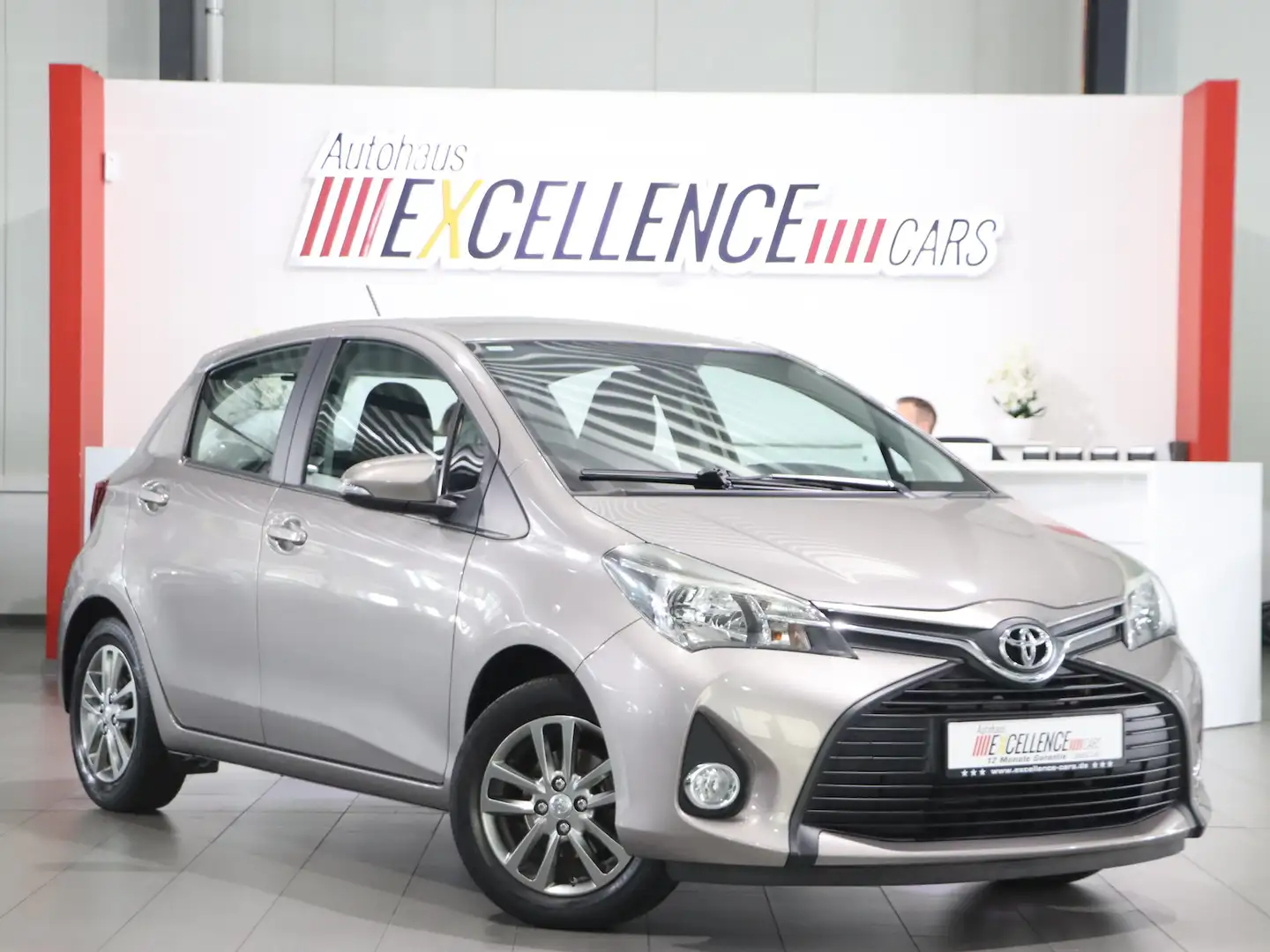 Toyota Yaris 1.0 COOL 4-TÜR / MODELL 2016 / PDC / SR&WR Grau - 1
