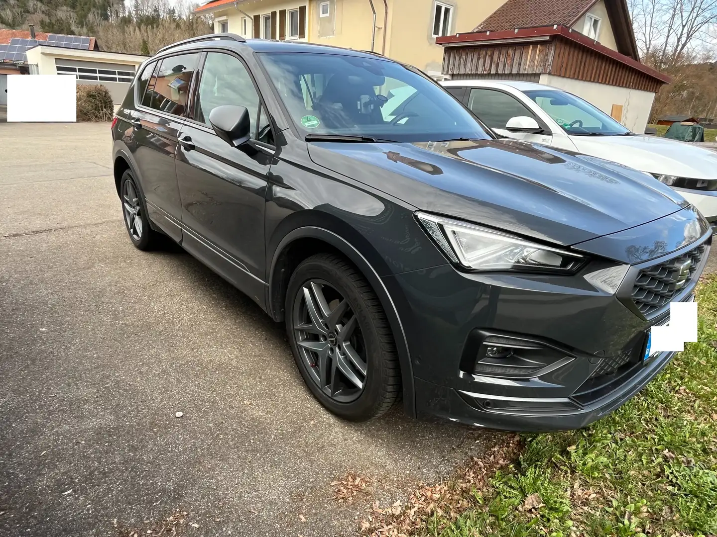 SEAT Tarraco Tarraco 1.5 TSI ACT OPF FR mit Anhängerkupplung Grau - 1