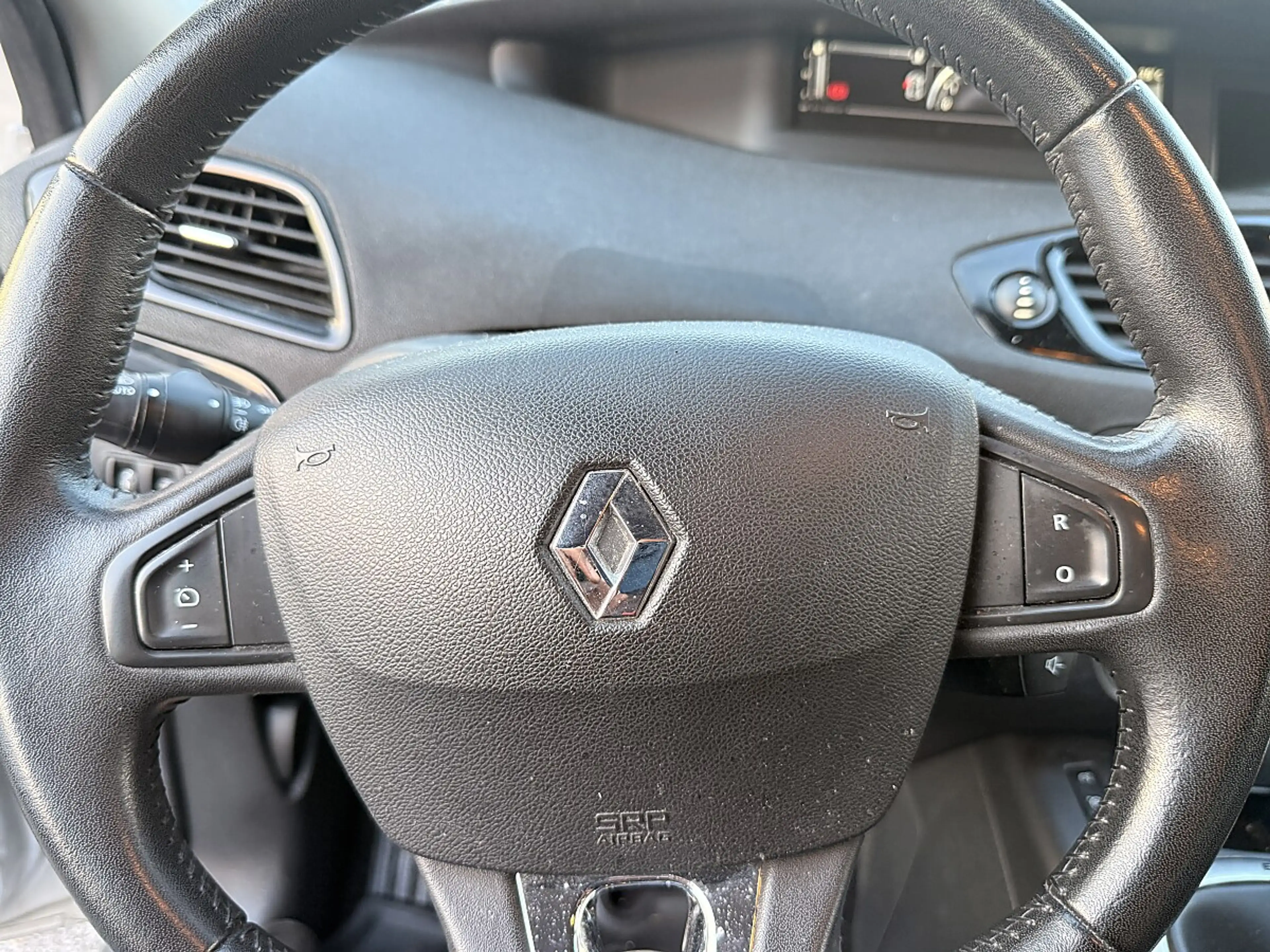 Renault Scenic Scénic dCi 110 EDC Dynamique — photo 12
