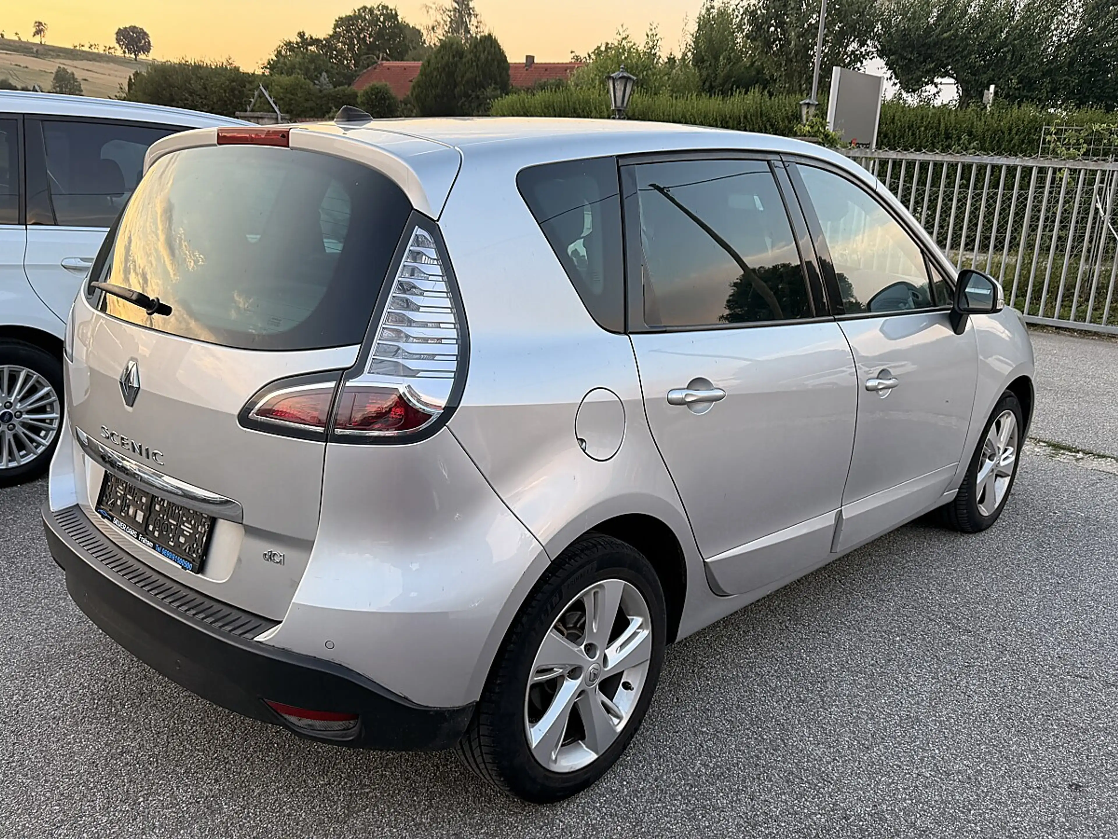 Renault Scenic Scénic dCi 110 EDC Dynamique — photo 6