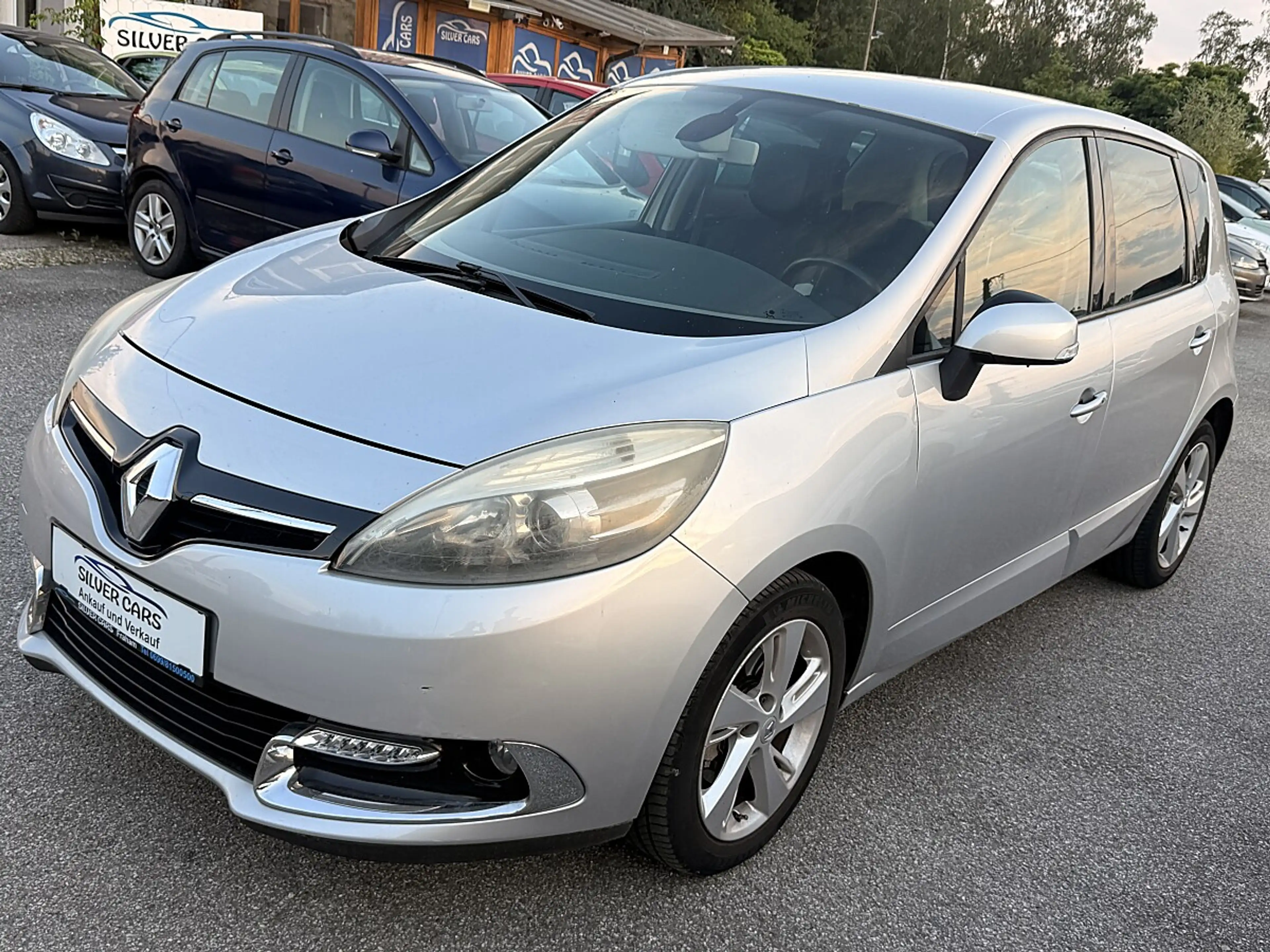 Renault Scenic Scénic dCi 110 EDC Dynamique — photo 3