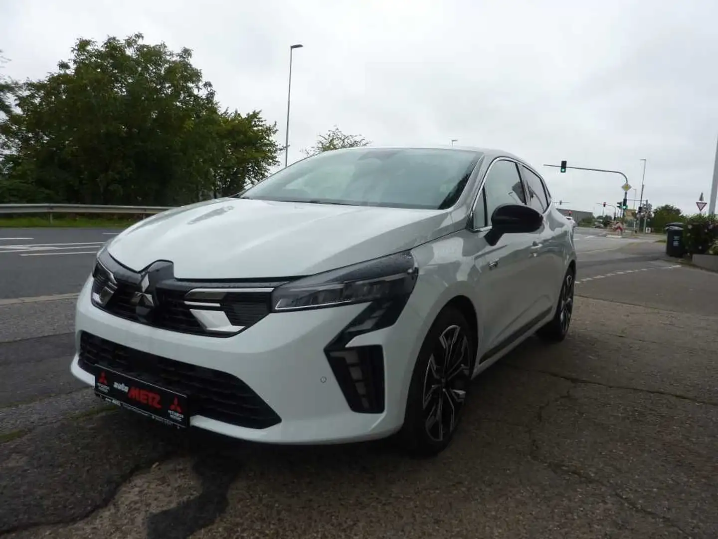 Mitsubishi Colt Select 1.6 Hybrid Automatik MJ 2025 Weiß - 1