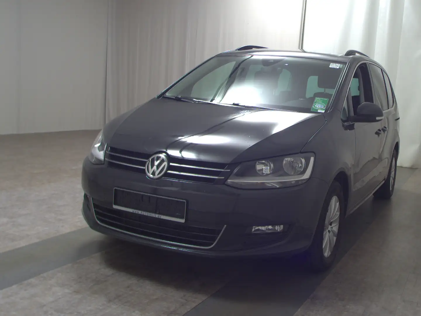 Volkswagen Sharan 2.0 TDI Comf. Navi ACC PDC Shz Grau - 2