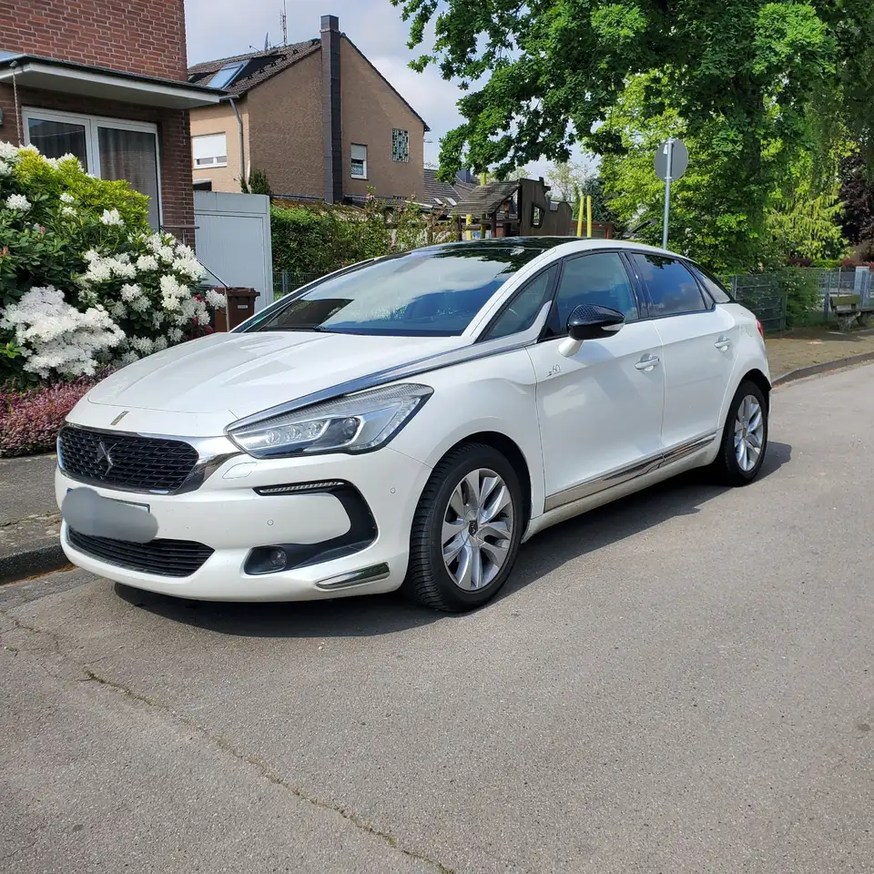 DS Automobiles DS 5