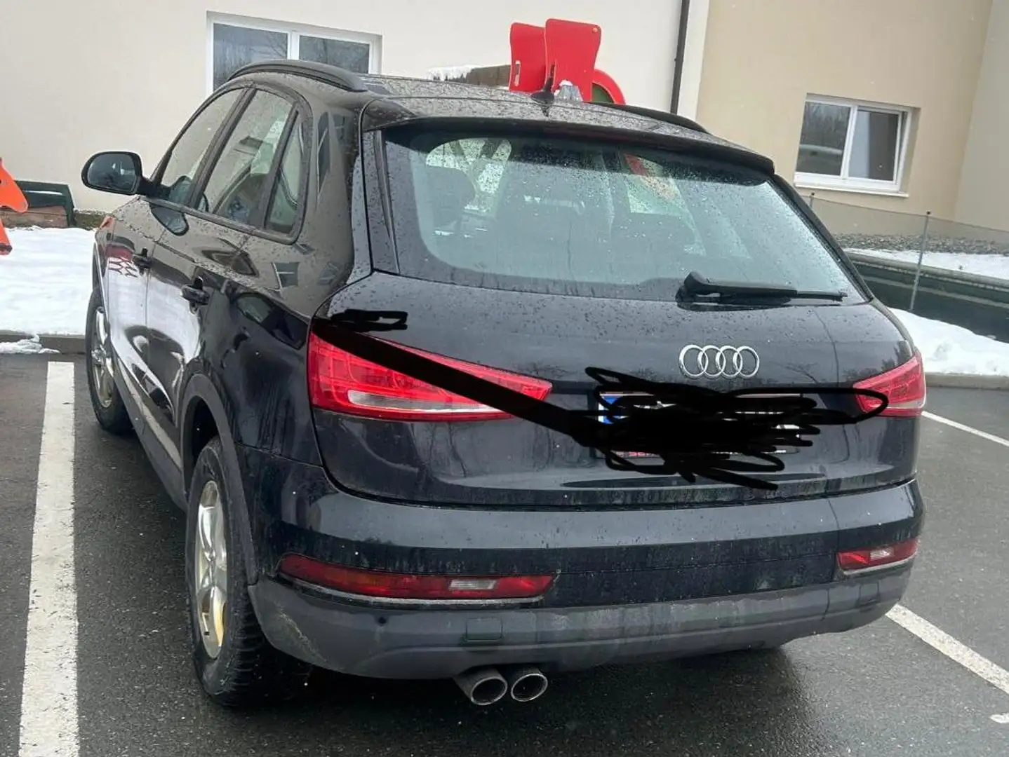 Audi Q3 Schwarz - 1