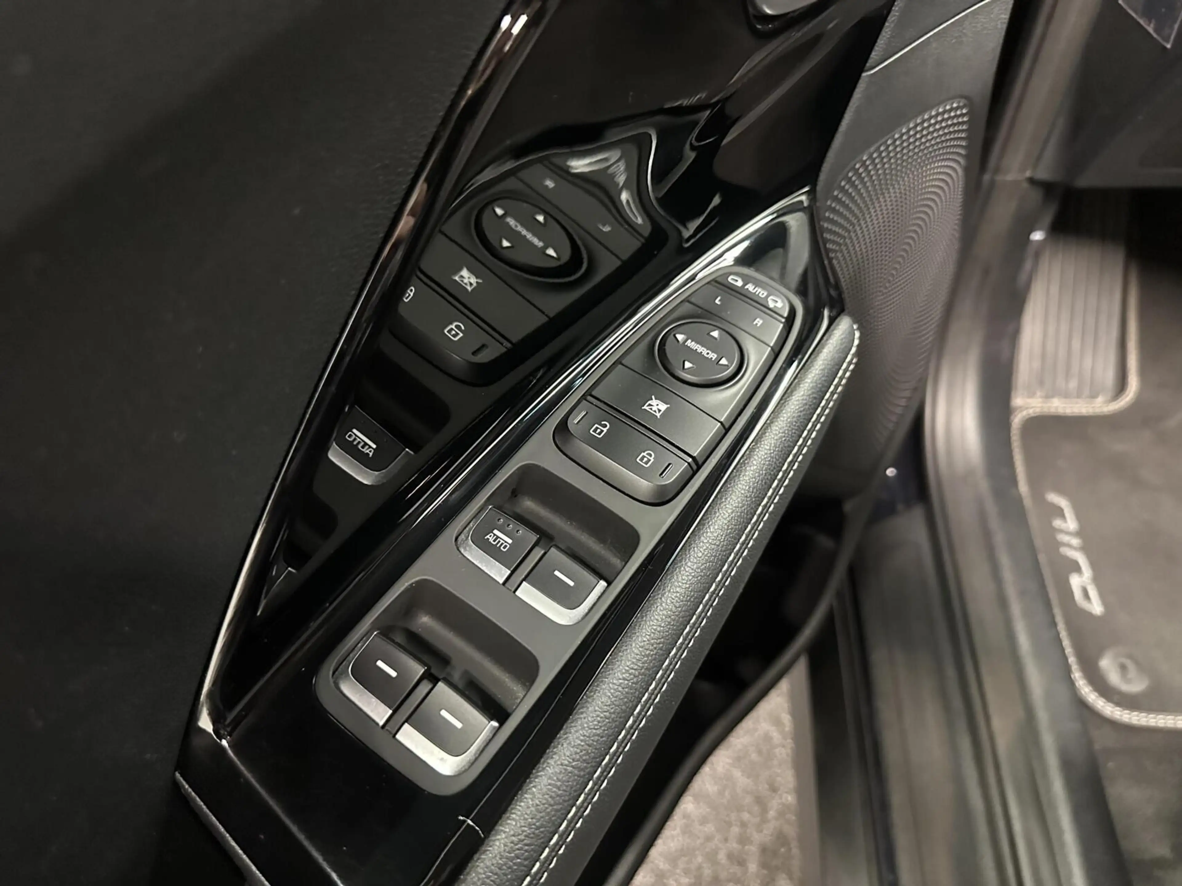Kia e-Niro DynamicLine 39 kWh NAVI CAMERA CARPLAY ADAPTIEF CR — photo 19