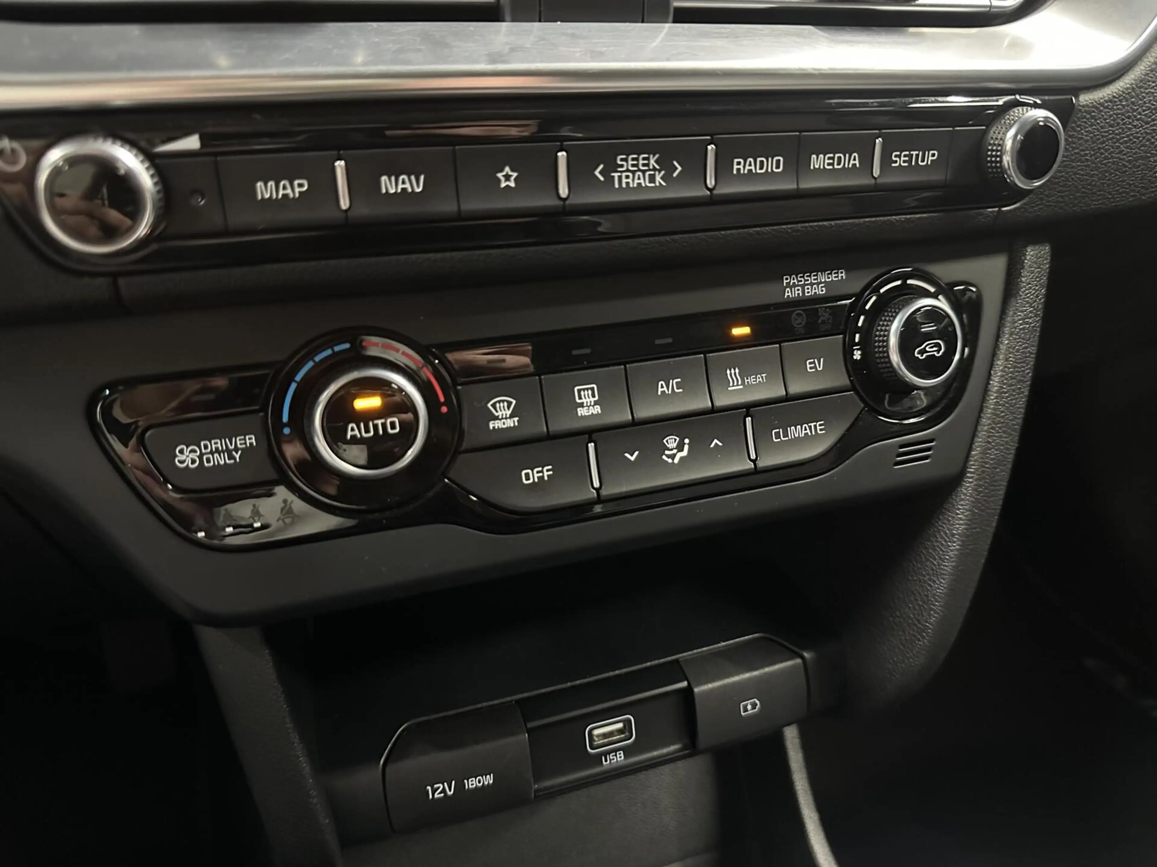 Kia e-Niro DynamicLine 39 kWh NAVI CAMERA CARPLAY ADAPTIEF CR — photo 47
