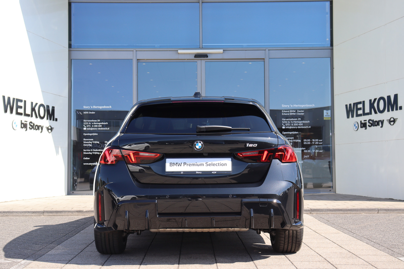 BMW 120 1 Serie M Sport Automaat / Sportstoelen / M Adapti — photo 8
