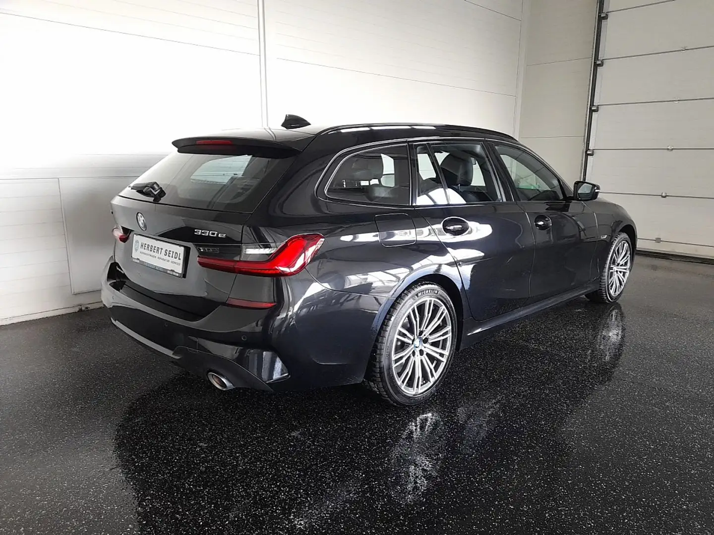 BMW 330 e PHEV xDrive Touring Aut. *VOLL LED / NAVI / L... Noir - 2