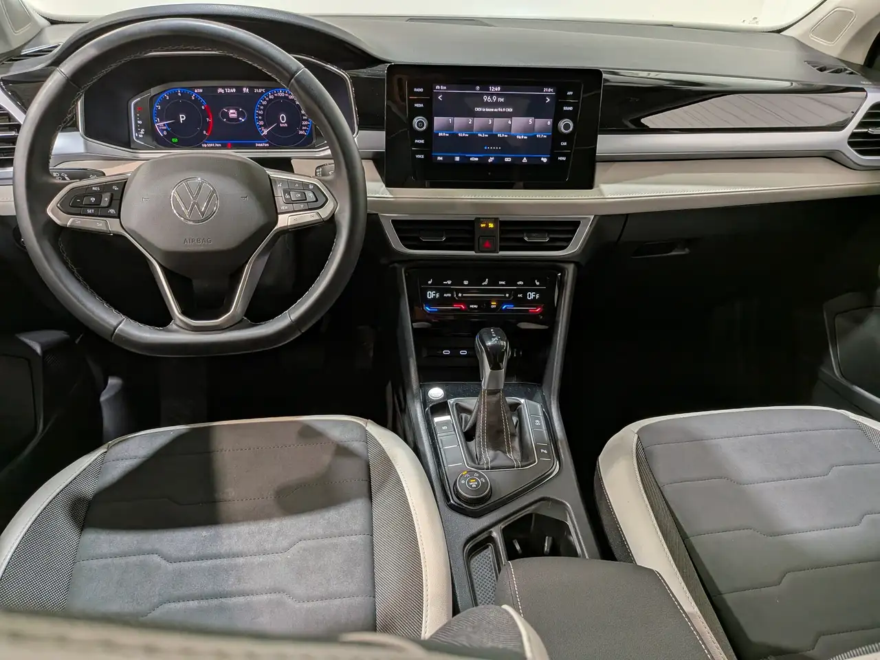 Volkswagen Taos снимка Volkswagen Taos
