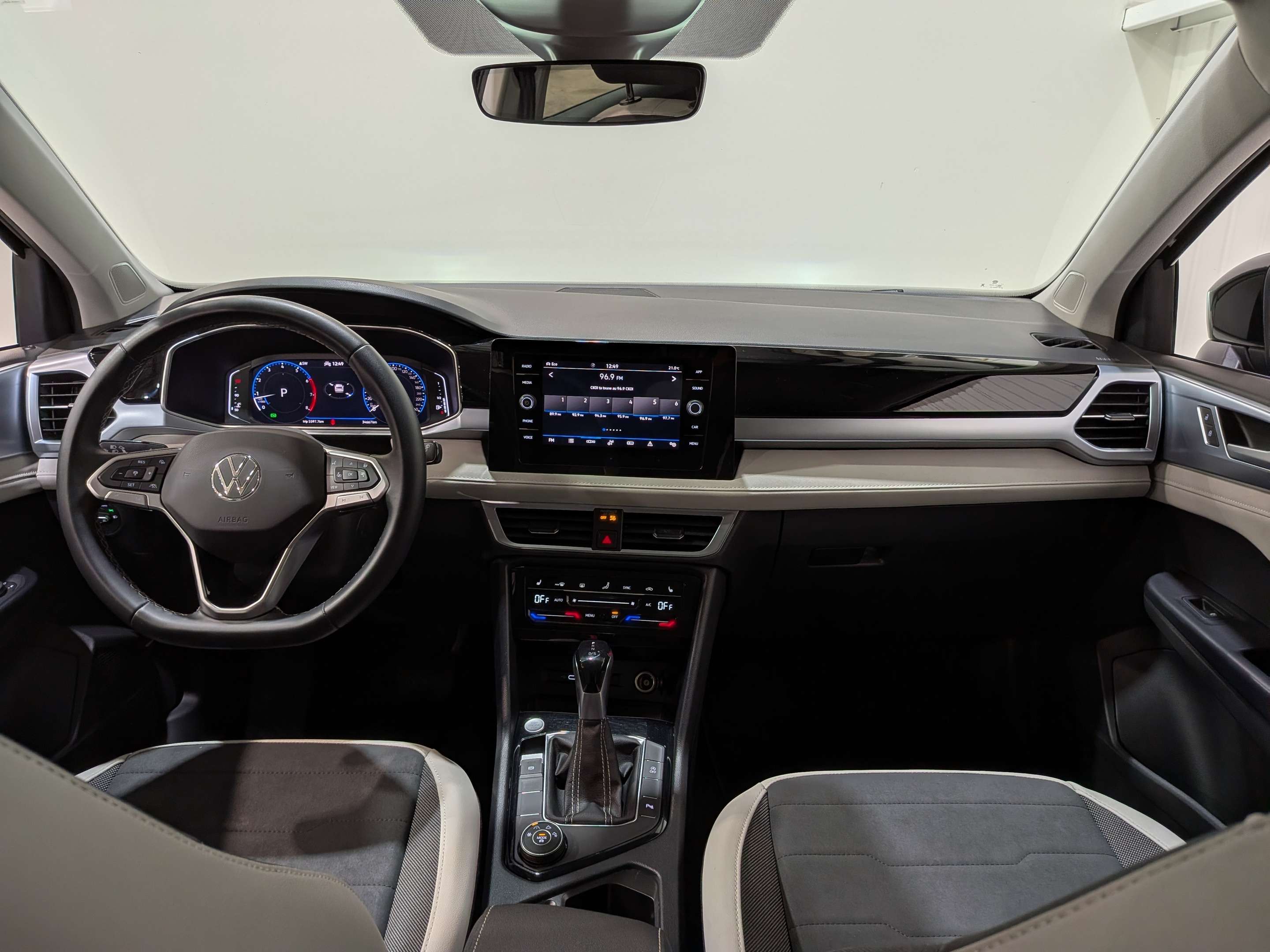 Volkswagen Taos 2025