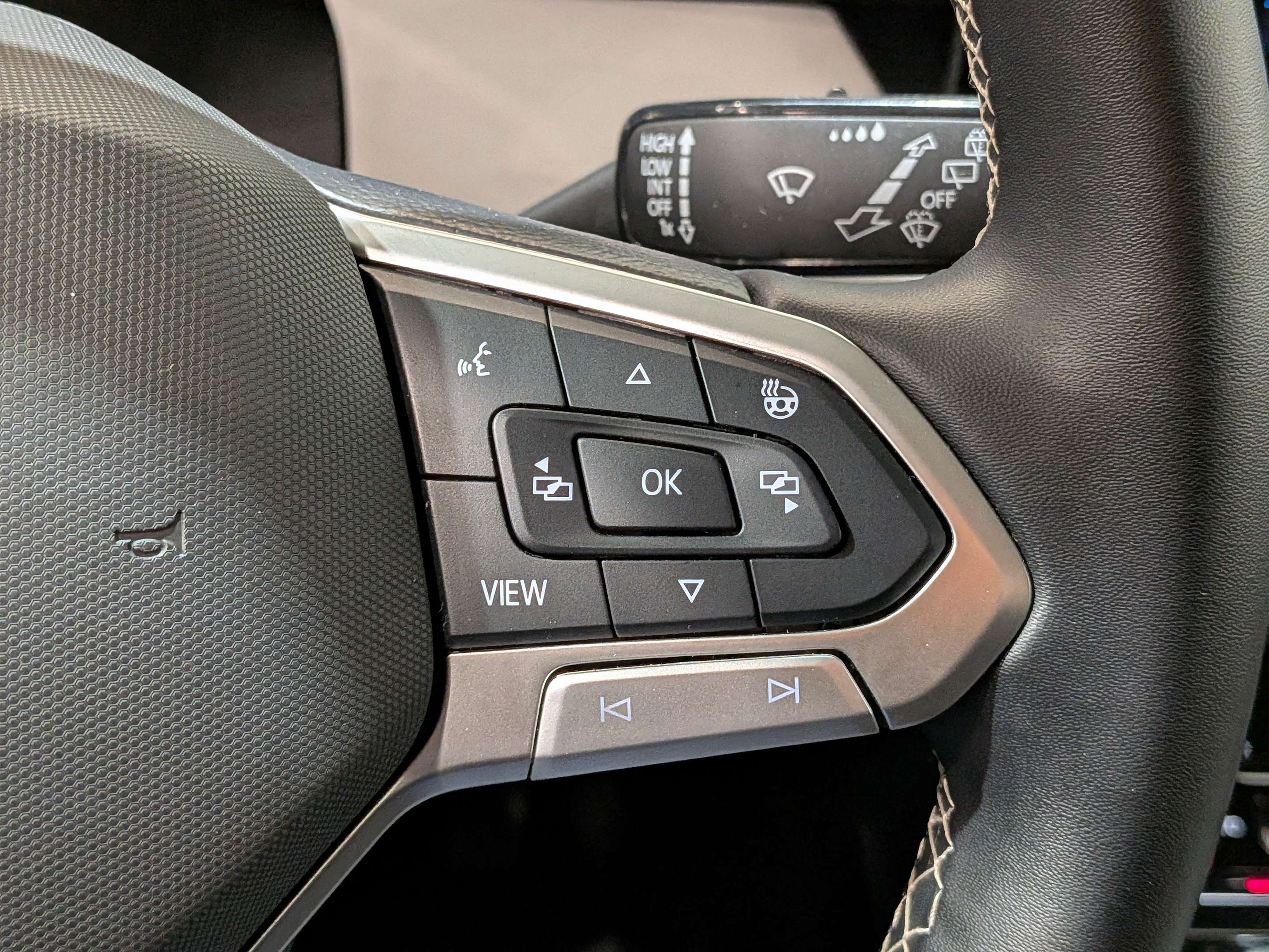 Volkswagen Taos 2025