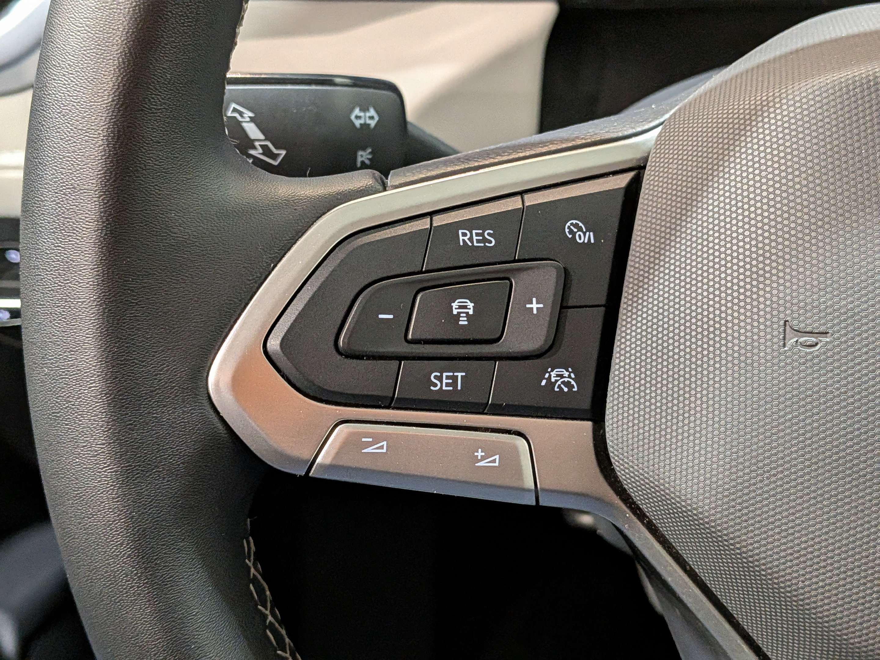Volkswagen Taos 2025