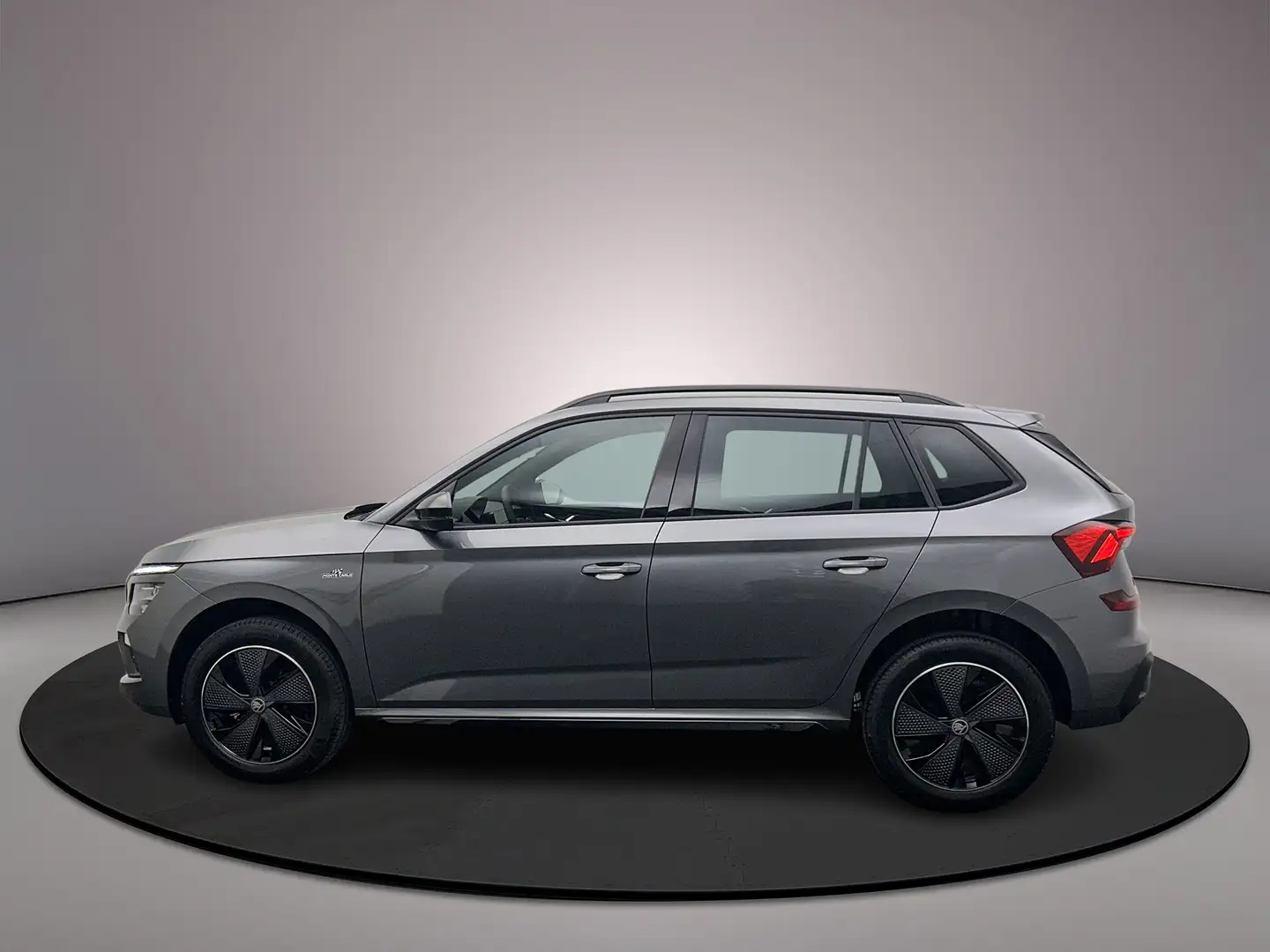 Skoda Kamiq 1.0 TSI Greentech 115pk Monte Carlo €3.500,- korti Grijs - 2