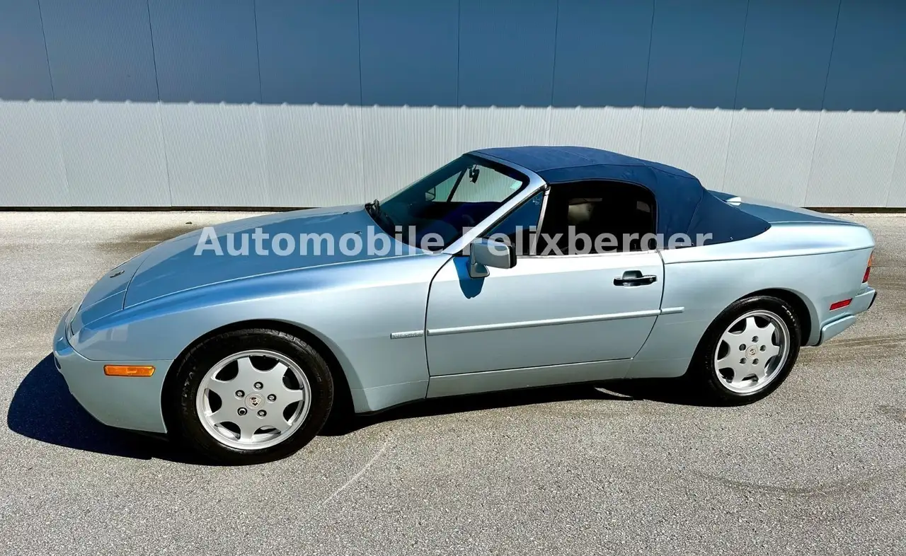Porsche 944
