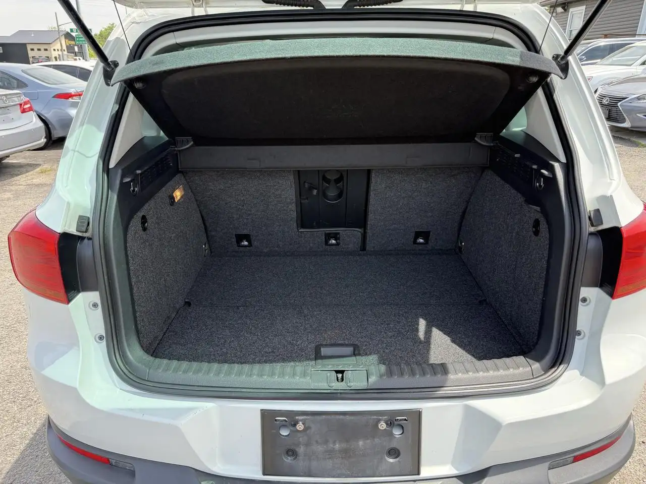 Volkswagen Tiguan снимка Volkswagen Tiguan
