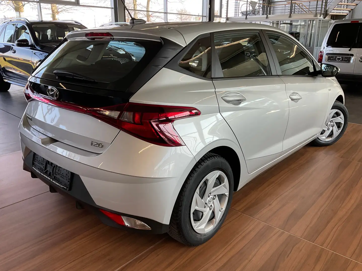 Hyundai i20 i20 1.0 Select Mild-Hybrid GRA/DAB/SPUR/KLIMA Silber - 2