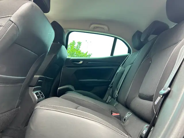 Renault Megane view 11