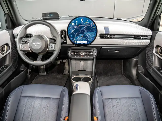 Mini Hatch view 5