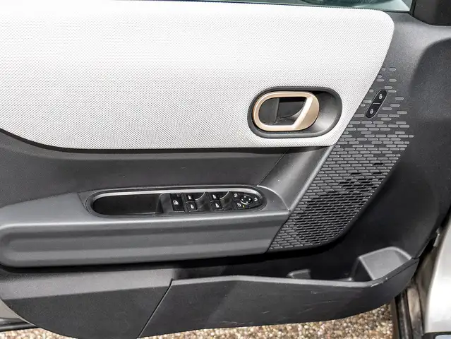 Mini Hatch view 14