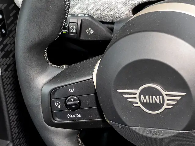 Mini Hatch view 11