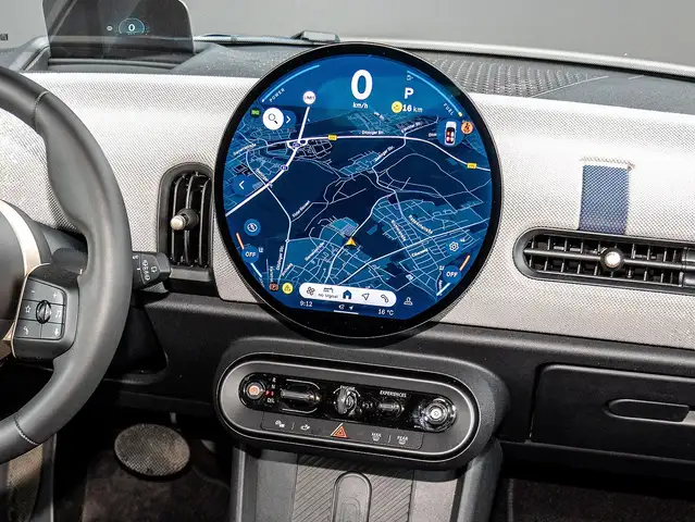 Mini Hatch view 7