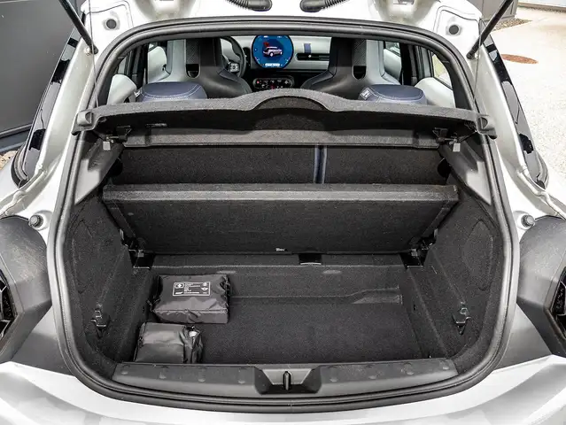 Mini Hatch view 17