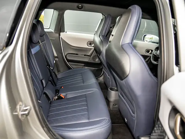 Mini Hatch view 15