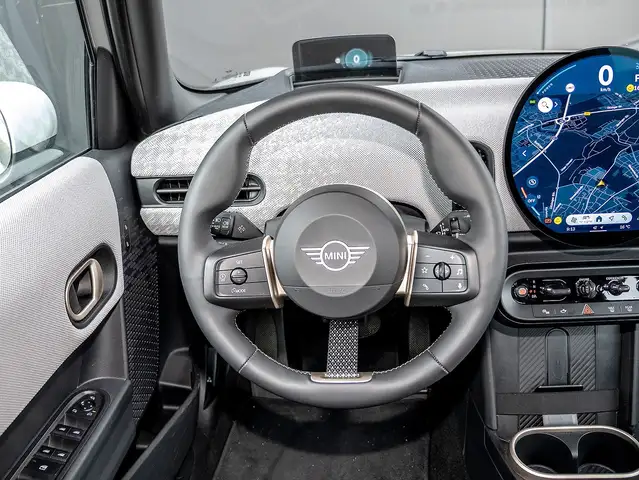 Mini Hatch view 10