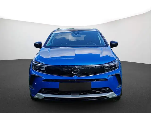 Opel Grandland view 2