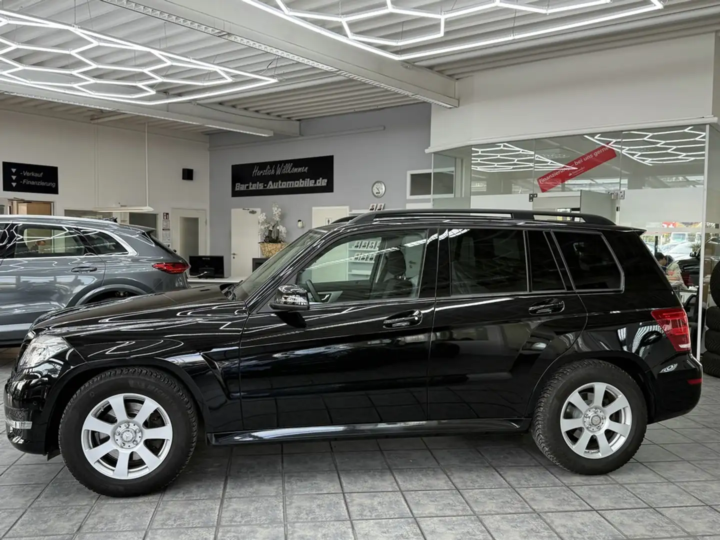 Mercedes-Benz GLK 220 BlueTec 4Matic, 7G, Navi, Bi-Xenon, AHK Schwarz - 2