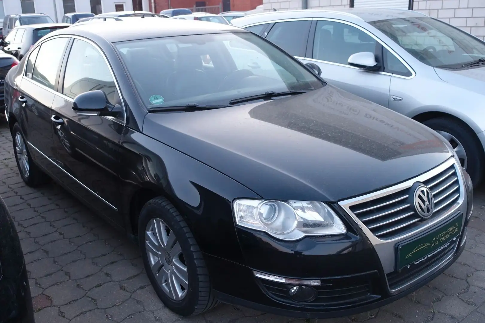 Volkswagen Passat Lim. Highline*LEDER*SHZ*BC*PDC*TÜV+SERVIC Negro - 1