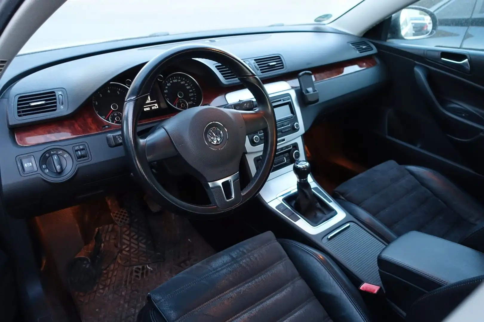 Volkswagen Passat Lim. Highline*LEDER*SHZ*BC*PDC*TÜV+SERVIC Negro - 2