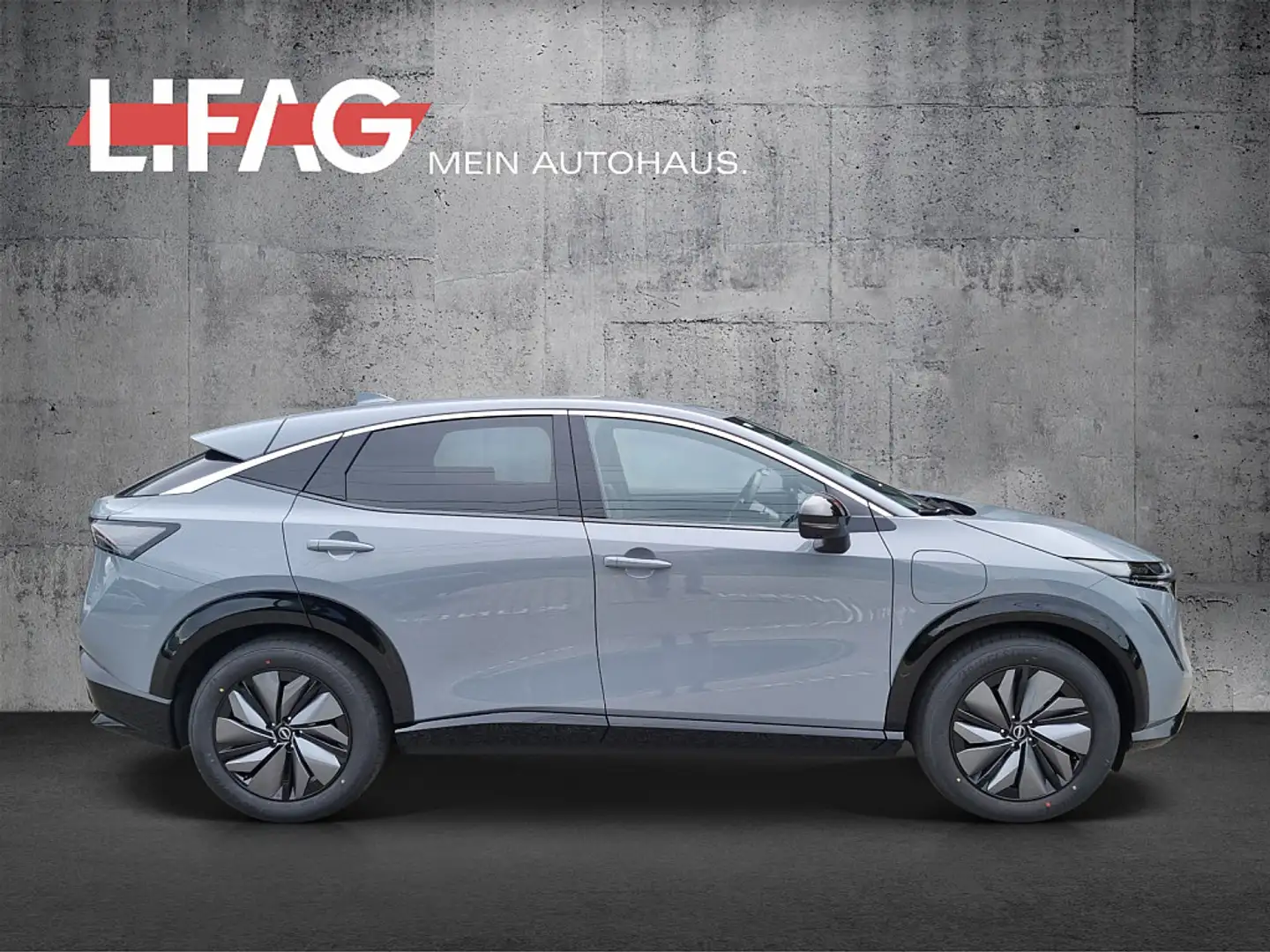 Nissan Ariya 63kWh Advance Aut. *ab € 34.990.-* Szürke - 2