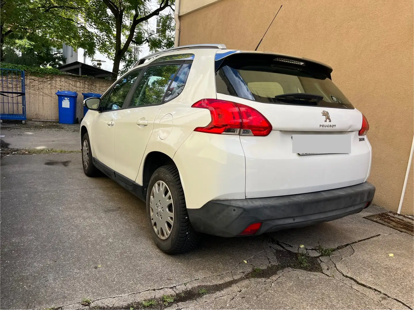 Peugeot 2008 2008 PureTech 82 Active Weiß - 2