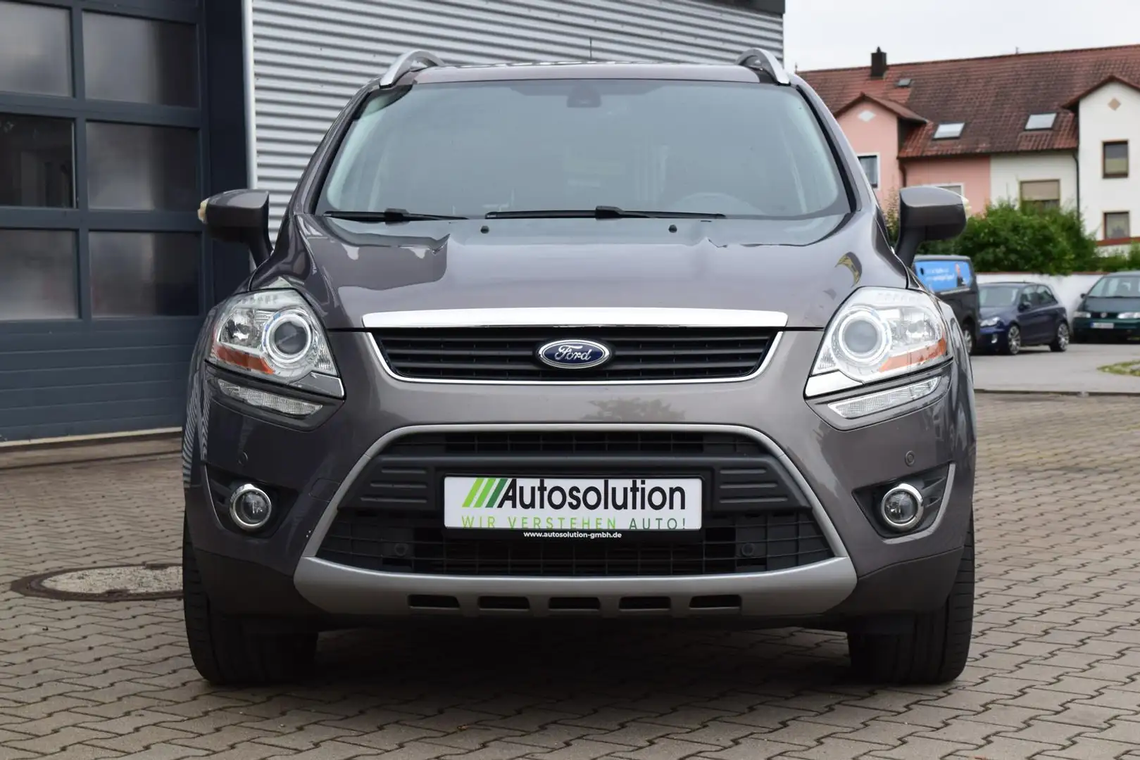 Ford Kuga Titanium *STANDHEIZ*KAMERA*PANO*AHK*NAVI* Brun - 2