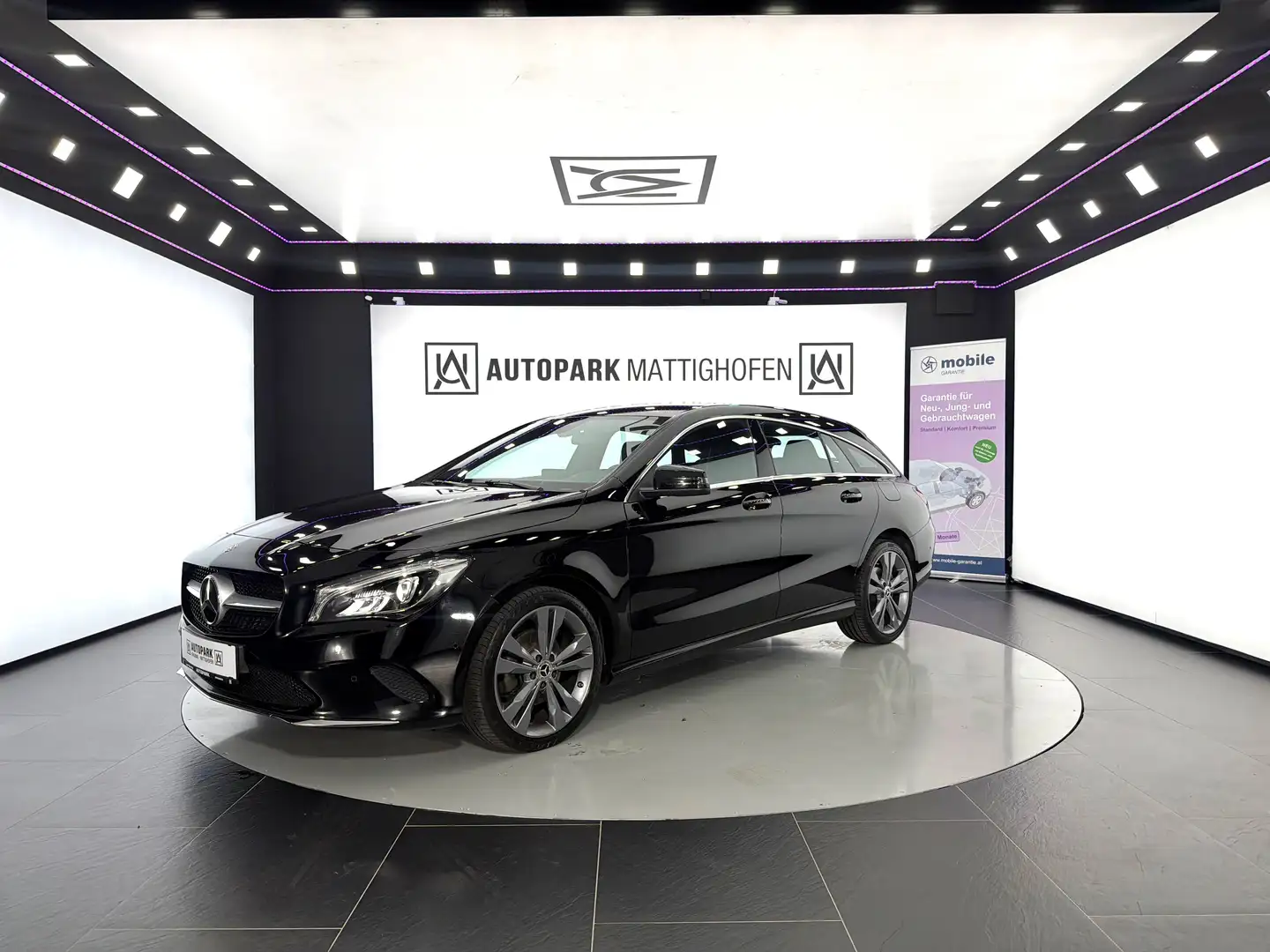 Mercedes-Benz CLA 200 d Shooting Brake Urban Aut. *LED*SZH*NAVI* Schwarz - 2