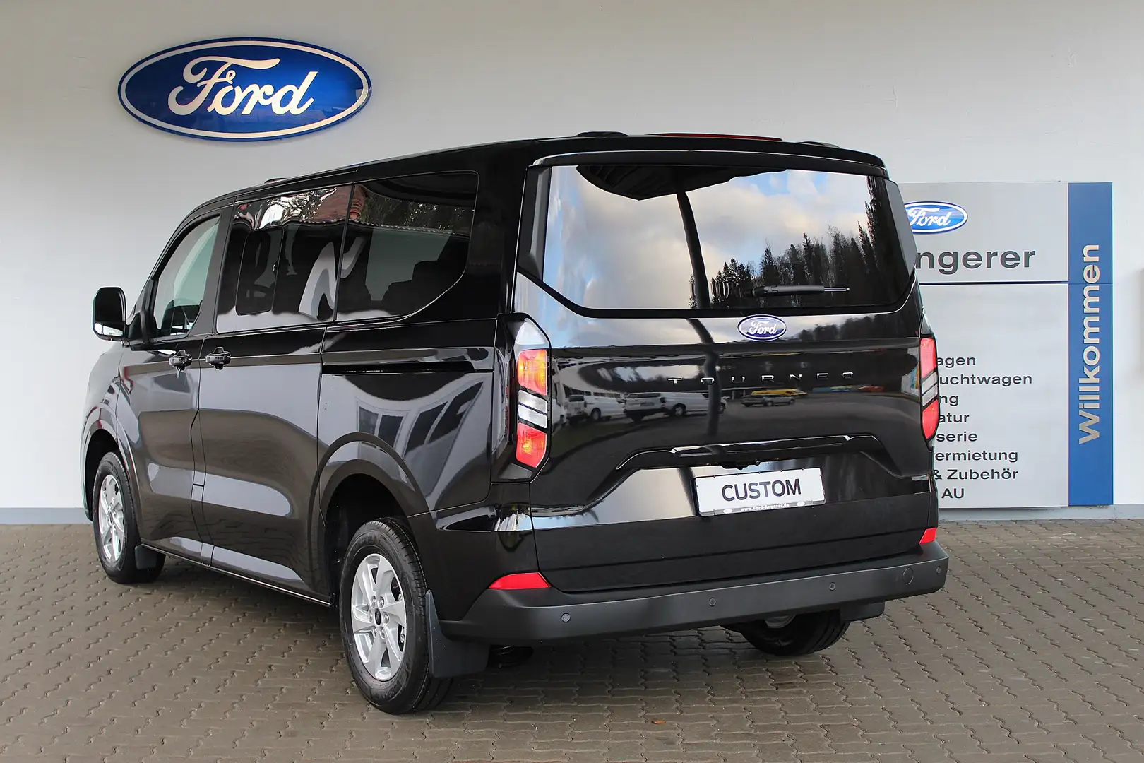 Ford Tourneo Custom Trend320L1H1 8Sitzer,2xSchiebetür,Schienen,Navi Schwarz - 2