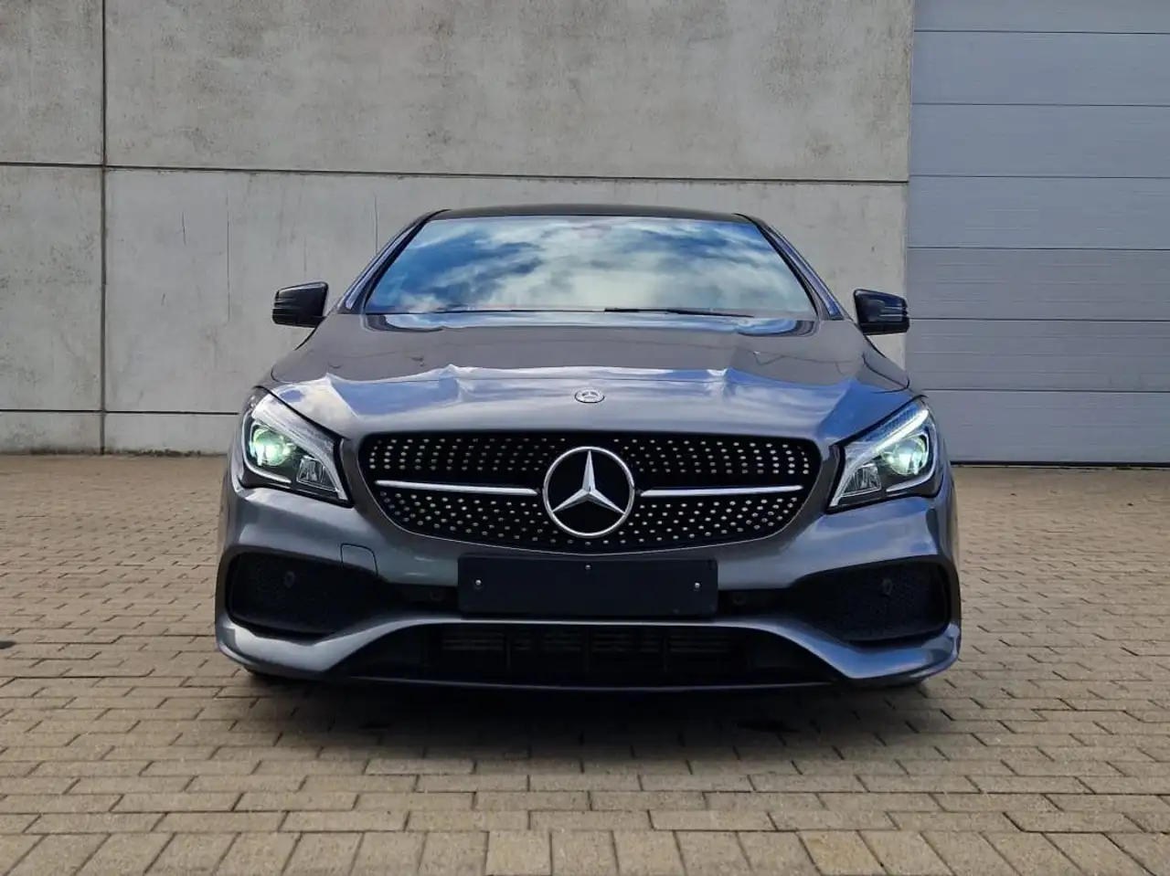Mercedes-Benz CLA 180