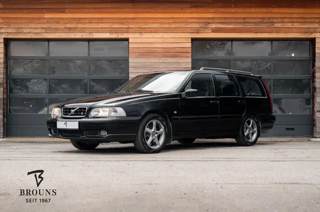 Volvo V70 T5 R AWD Autom. 241PS | AHK | Standheizung